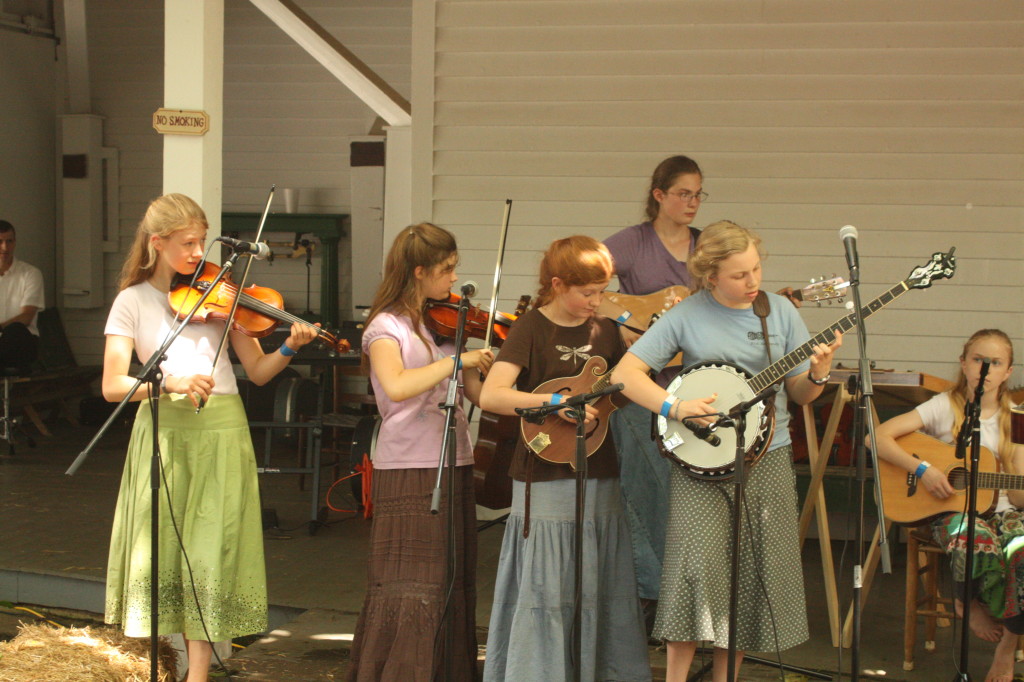 BluegrassDaddy.com is your best source for Bluegrass, Old-Time, Celtic, Gospel, and Country fiddle lessons!