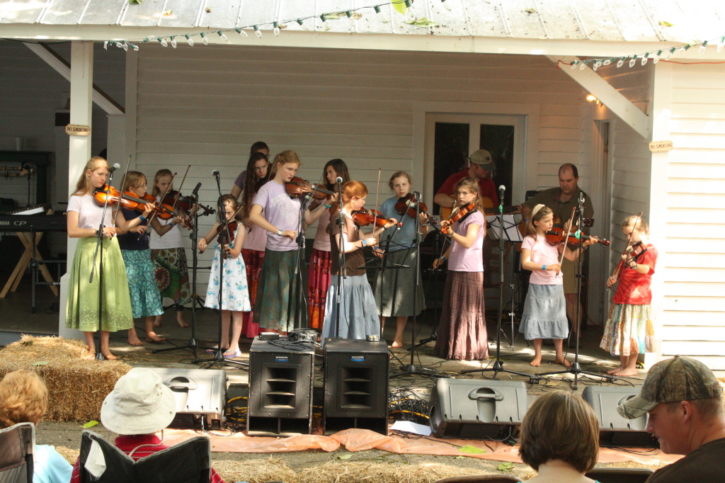 BluegrassDaddy.com is your best source for Bluegrass, Old-Time, Celtic, Gospel, and Country fiddle lessons!