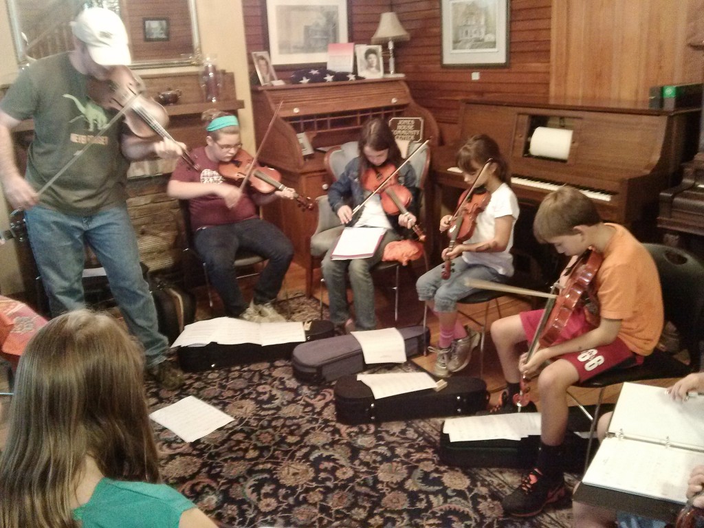Online Fiddle Lessons!  BluegrassDaddy.com is your best source for Bluegrass, Old-Time, Celtic, Gospel, and Country fiddle lessons!